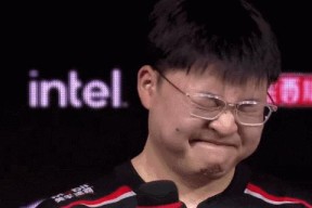 爱游戏手机游戏包含Uzi连续十场比赛得分超过重返赛场，FPX不断突破！的词条