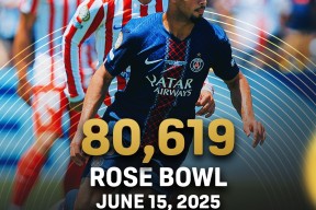 爱游戏正版平台巴黎圣日耳曼训练开放日，今夜绝杀压哨引欢呼，法国杯在即，团队化学反应显著的简单介绍