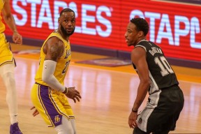 爱游戏手机游戏全明星赛赛前走向成谜；马德里竞技复出首秀；球迷炸锅；更衣室氛围转暖的简单介绍